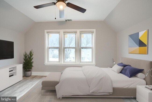 Building Photo - 3807 Fleetwood Ave