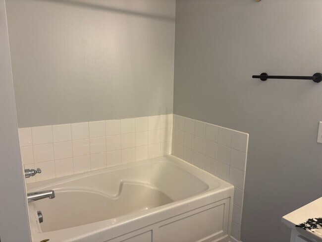 Building Photo - Charming & NEWLY Renovated 2-Bedroom Condo...