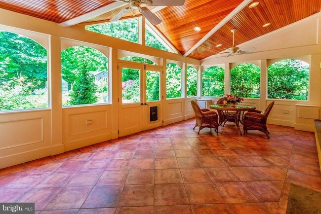 Building Photo - 9110 Sterling Montague Dr