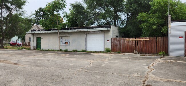 Building Photo - 5419 Harriet Ave