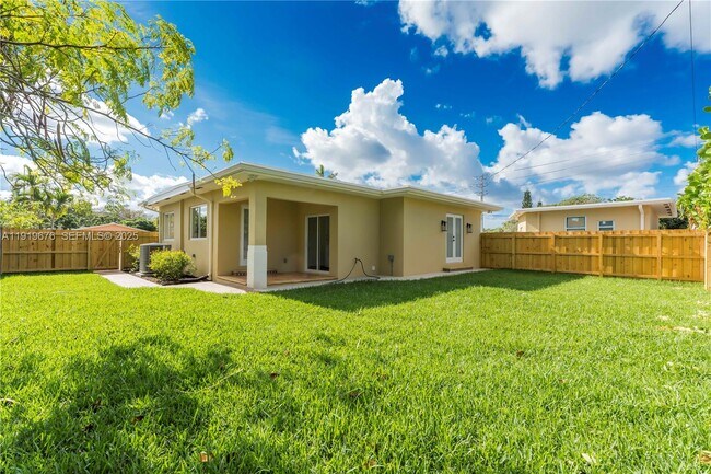 Building Photo - 6499 SW 39th St