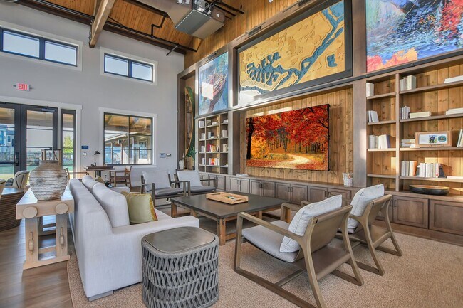 Building Photo - Waterfront Beauty