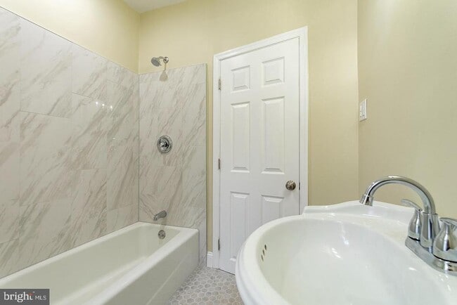 Building Photo - 2023 S 22nd St