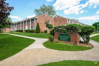 Building Photo - Pineview Gardens