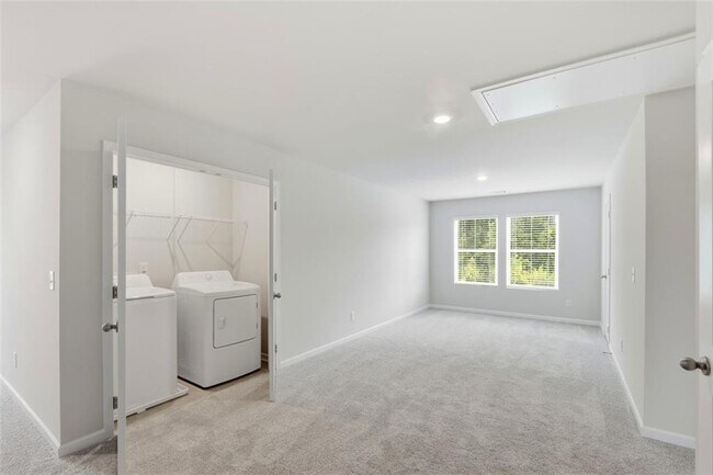 Building Photo - 54 Umber Ln