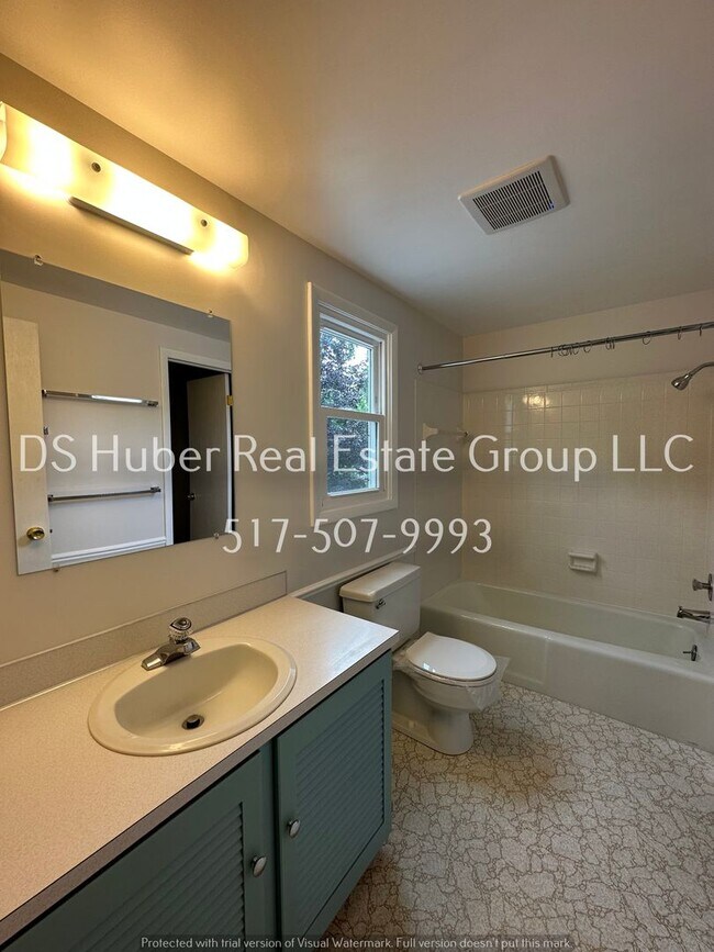 Building Photo - 3501 Sandhurst Dr