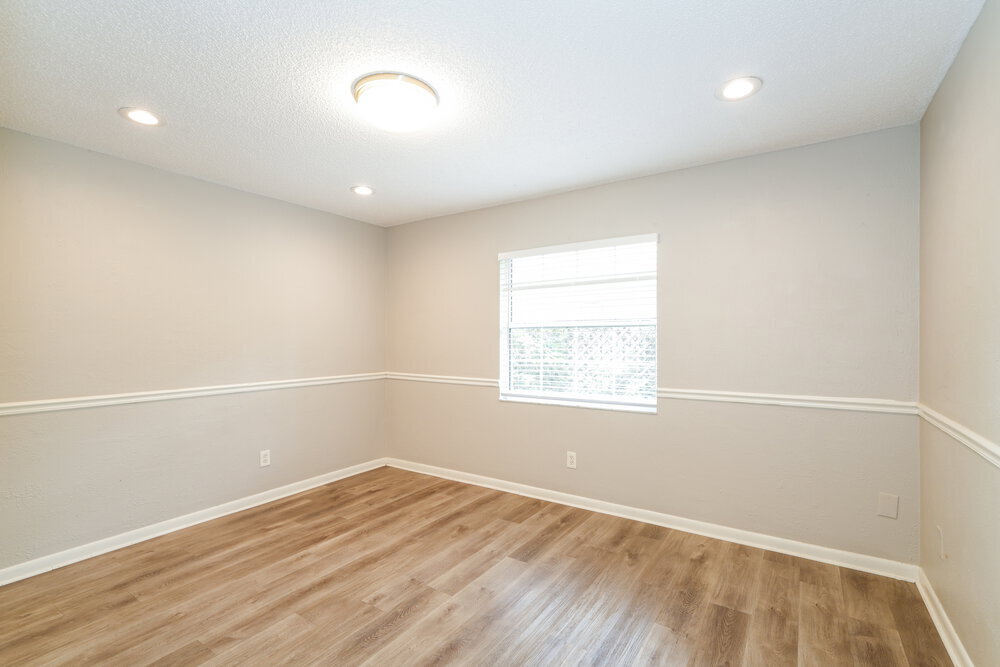 Building Photo - 15709 Squirrel Tree Pl