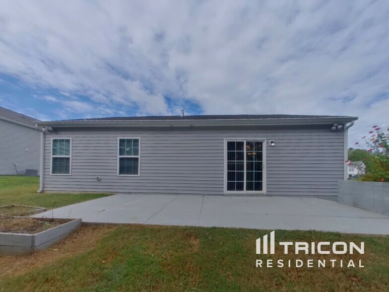 Building Photo - 4296 Tucker Chase Drive