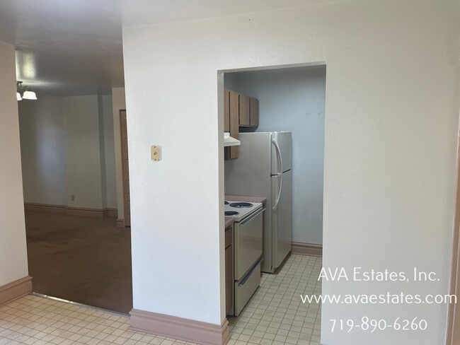 Building Photo - 407 W 11th St