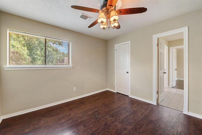Building Photo - 9711 Godstone Ln