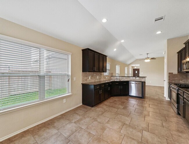 Building Photo - 20751 Winghaven Dr