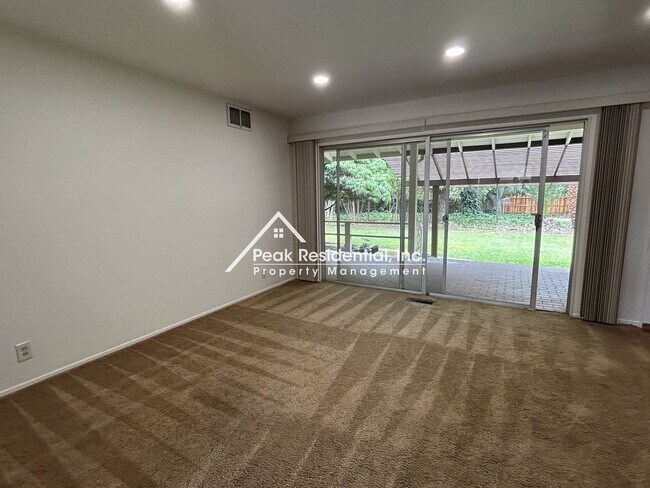 Building Photo - Charming 3 bedroom 2 bathroom House!