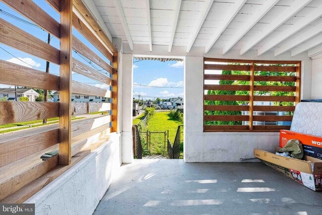 Building Photo - 601 High St