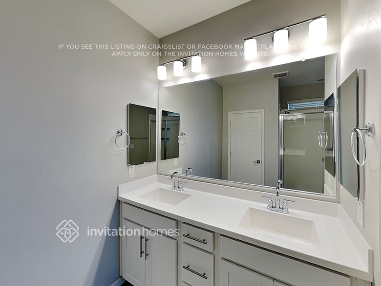 Building Photo - 5935 N 187th Ln