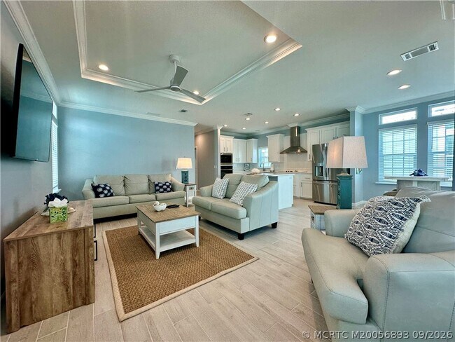 Building Photo - 397 NE Cabana Way