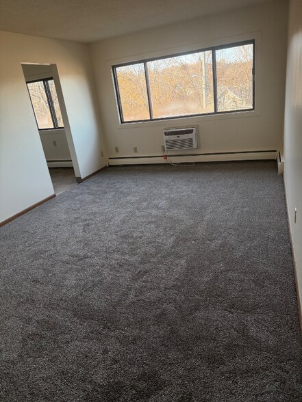 Building Photo - 729 Oakdale Ave