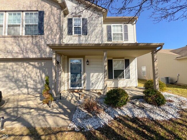 Building Photo - 14243 Holly Berry Cir
