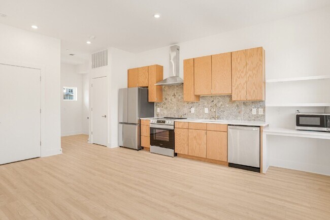 Building Photo - 1310 Lischey Ave