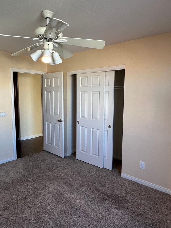 Building Photo - 6 bedroom Home With Pool and Basement