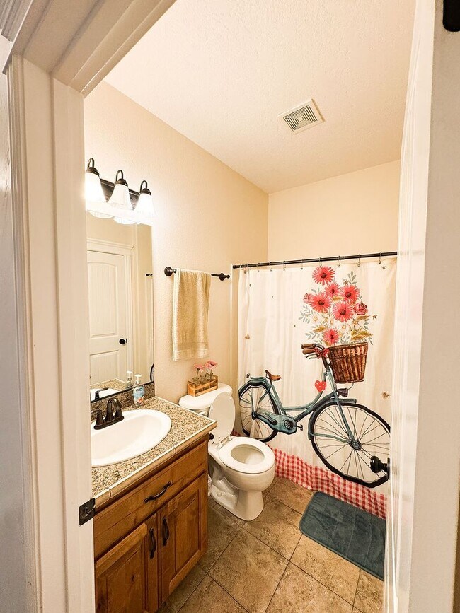 Building Photo - Beautiful Custom Home For Rent In Rexburg!