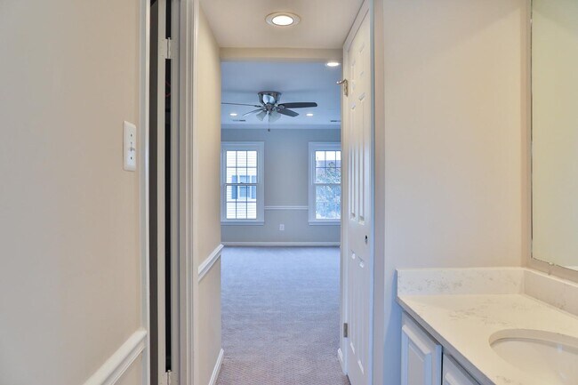 Building Photo - 5423 Rilian Ct