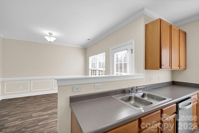 Building Photo - 163 Forest Ridge Rd