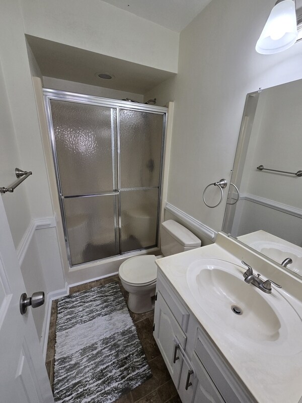 Building Photo - 166 Majestic Cir