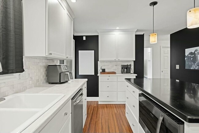 Building Photo - 440 Muskegon Ave