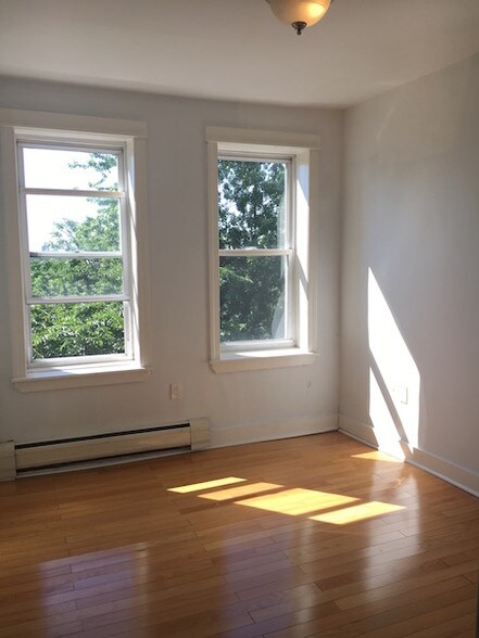 Building Photo - 90 Waldo Ave