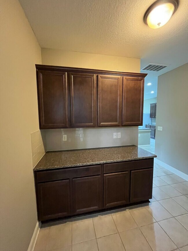 Building Photo - Located in Wrenwood Subdivision!!