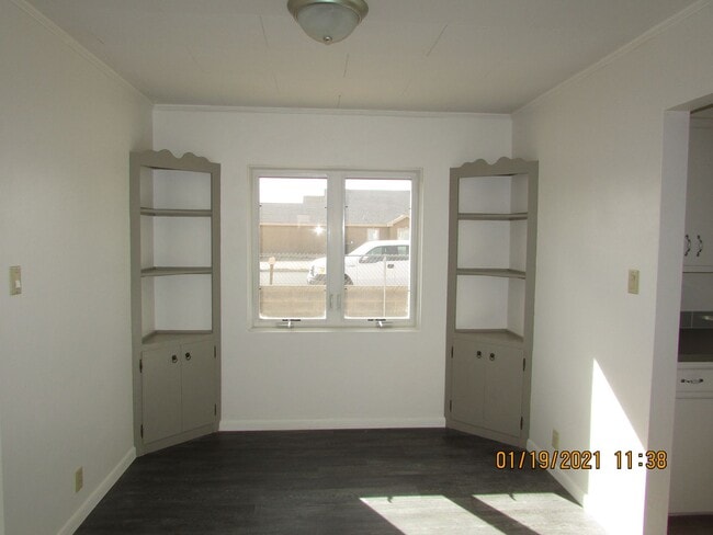 Building Photo - Newly remodeled 2 bedroom/2 bath home