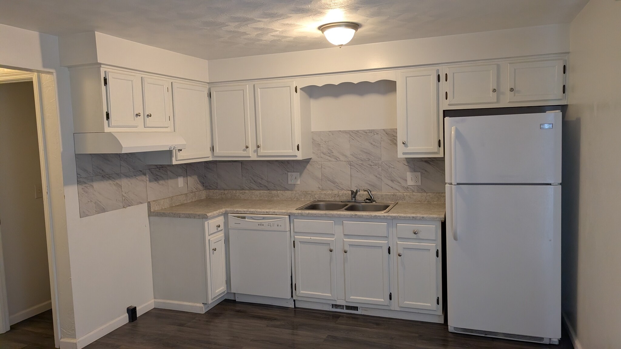 Building Photo - 7227 Seymour St NW