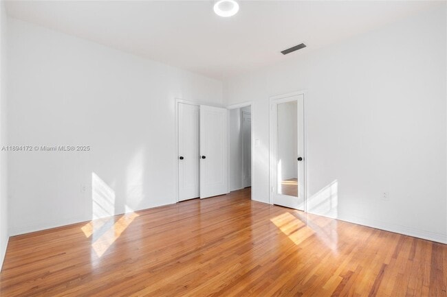 Building Photo - 9164 Carlyle Ave