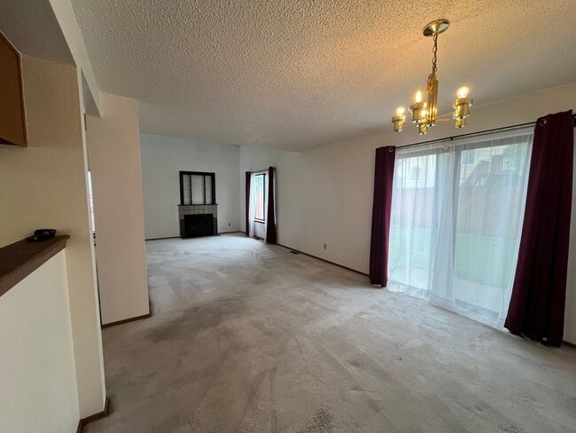 Building Photo - Beautiful 3 bed 2 1/2 bath with 2 car garage! (NEW PICTURES TO COME!!)