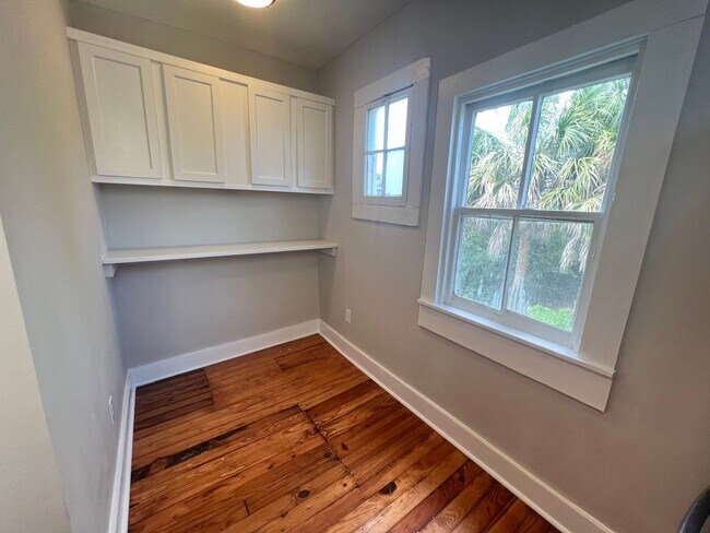 Building Photo - 1 Bedroom 1 Bath Apartment in Wraggsboro - Downtown Charleston