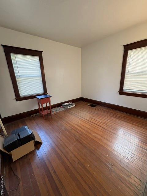 Building Photo - 102 ,Unit 1 Ave