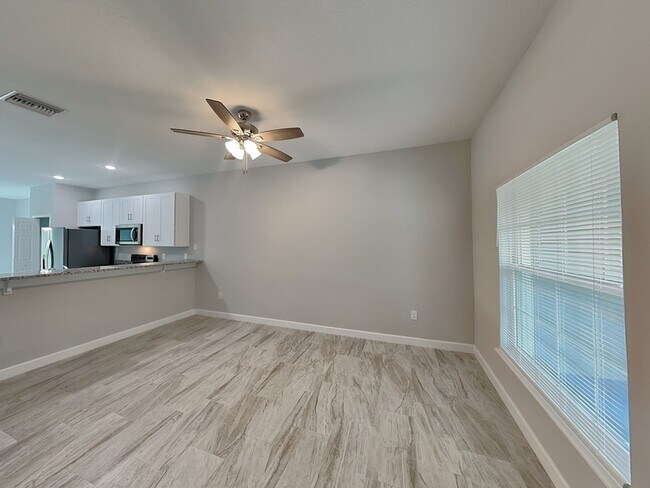 Building Photo - 1002 Dampierre Ct