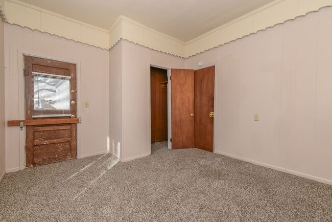 Building Photo - 3715 Eutopia St