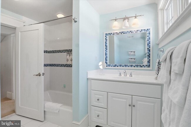 Building Photo - 511 N Fillmore St