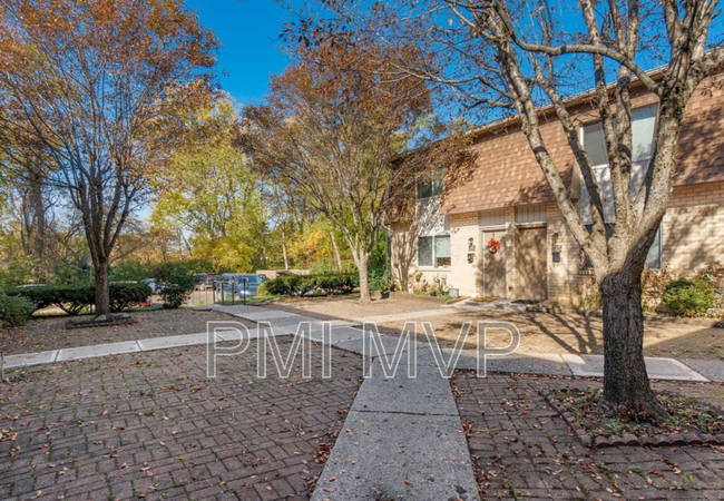 Building Photo - 7276 Broadwyn Dr