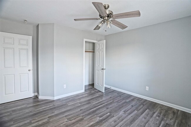 Building Photo - 18315 Water Mill Dr