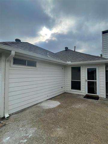 Building Photo - 5412 Village Green Dr