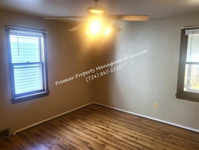 Building Photo - 919 6th Ave