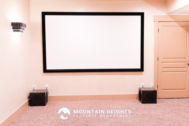 Building Photo - 4071 S Sandpiper Ln