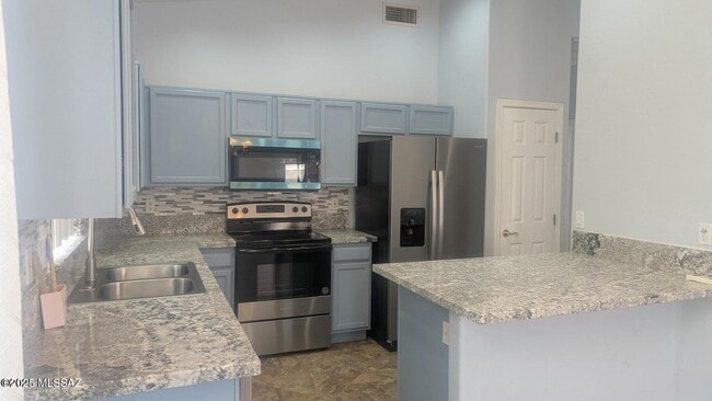 Building Photo - 5554 W Carriage Dr