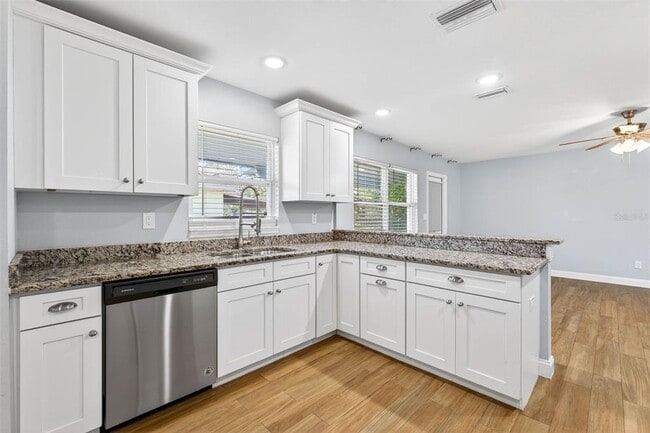 Building Photo - 1012 W Adalee St