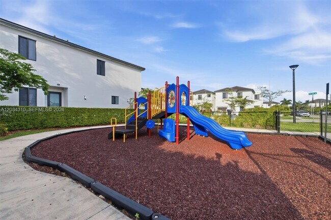Building Photo - 13630 SW 158th Ave