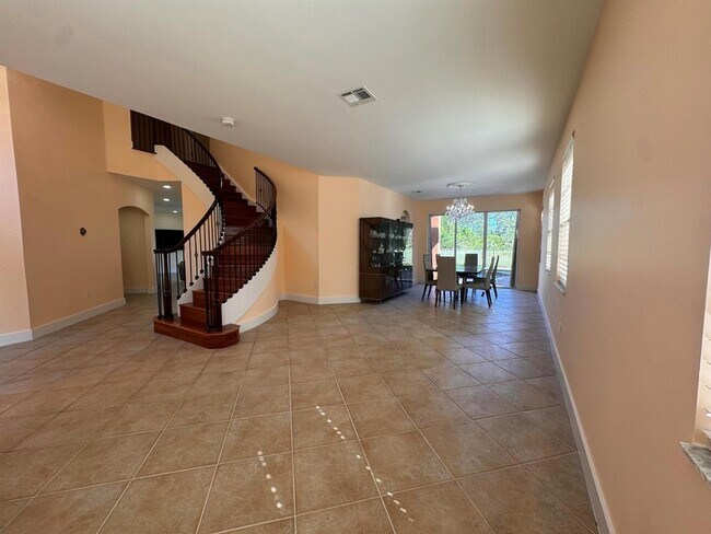 Building Photo - 1724 Annandale Cir