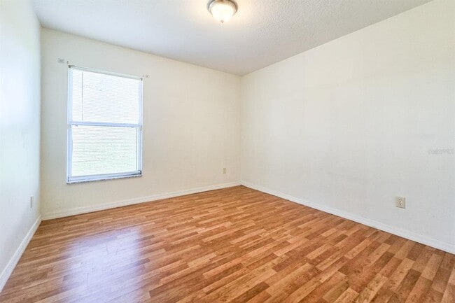 Building Photo - 10417 Lake Hasson Cir