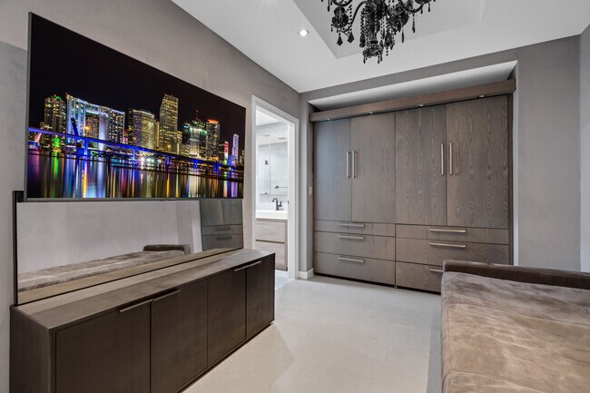 Building Photo - 50 South Pointe Dr